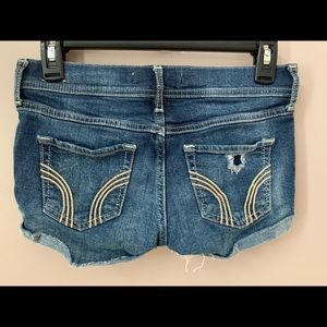 Ripped Hollister Jean Short-Shorts